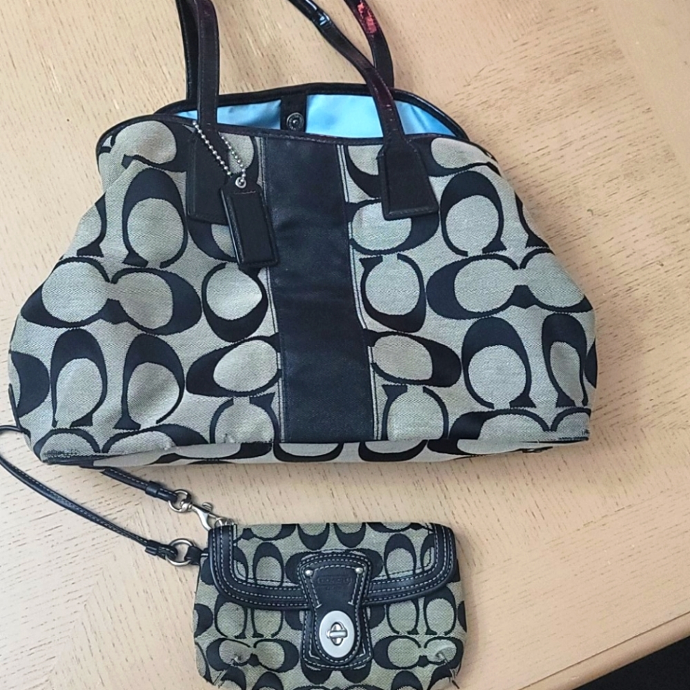 Coach purse and wristlet